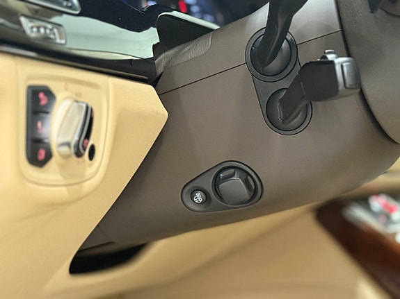Audi A8 9 of 24