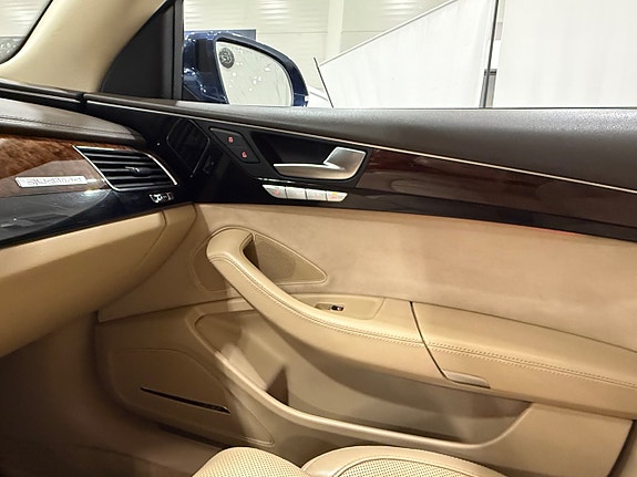 Audi A8 13 of 24