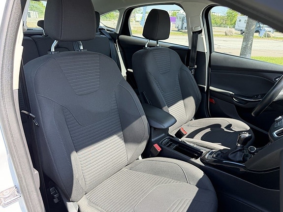 Ford Focus 10 of 15