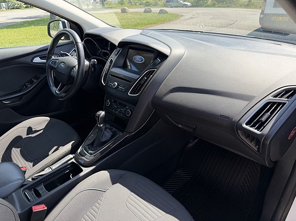 Ford Focus 11 of 15