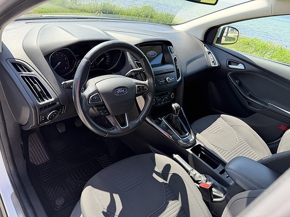 Ford Focus 8 of 15