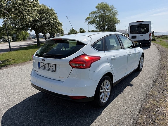 Ford Focus 4 of 5