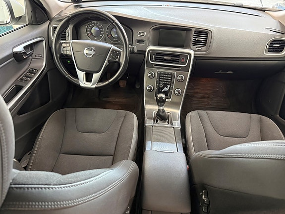 Volvo S60 9 of 12