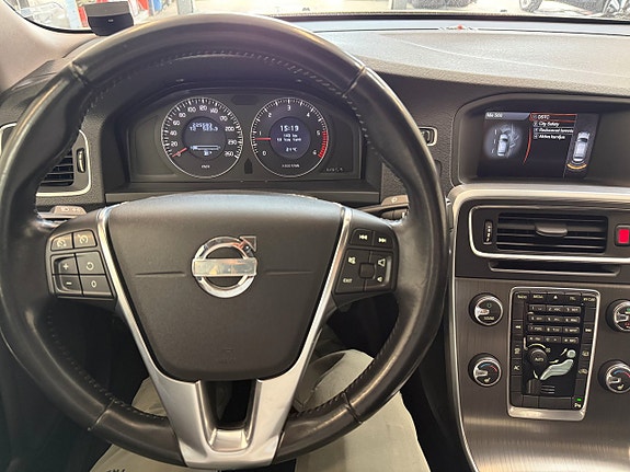 Volvo S60 7 of 12
