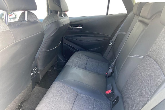 Toyota Corolla 13 of 21