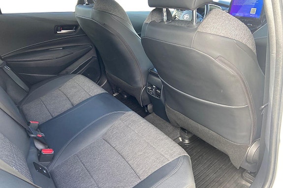 Toyota Corolla 9 of 21