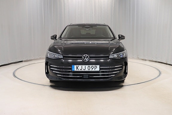 Volkswagen Passat 2 of 5