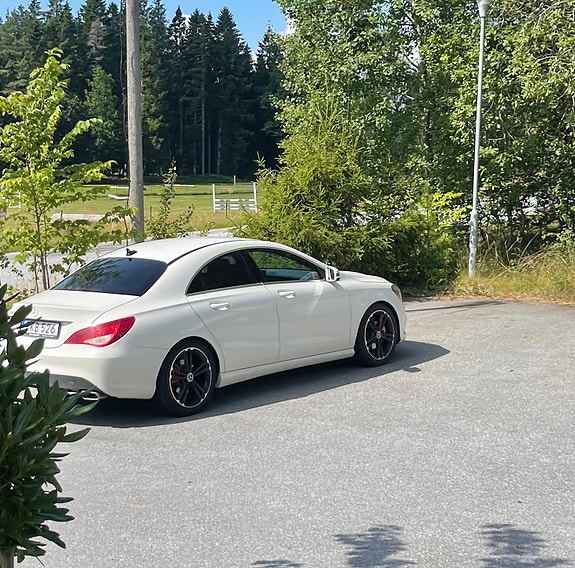 Mercedes-Benz CLA200 7 of 10