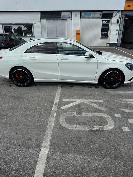 Mercedes-Benz CLA200 10 of 10