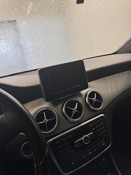 Mercedes-Benz CLA200 5 of 5