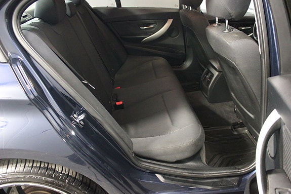 BMW 320d 11 of 20