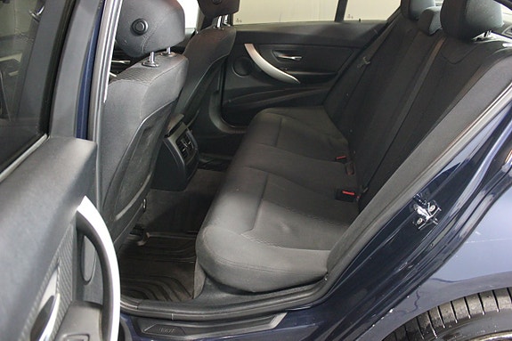 BMW 320d 10 of 20
