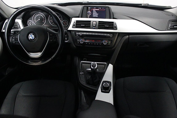 BMW 320d 12 of 20