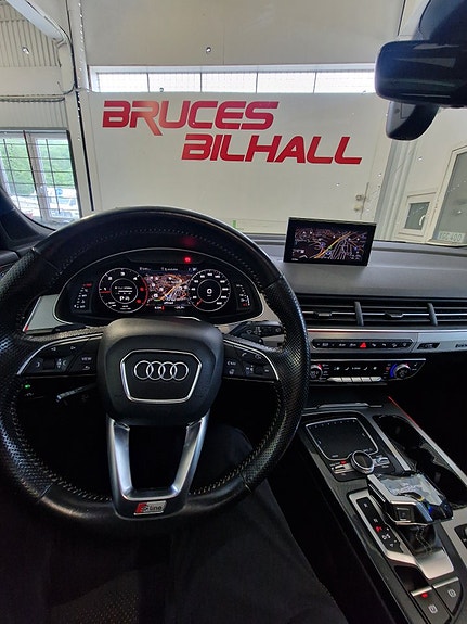Audi Q7 9 of 20