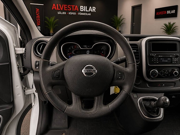Nissan NV300 9 of 11