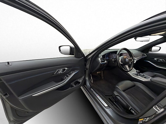 BMW 330e 9 of 30