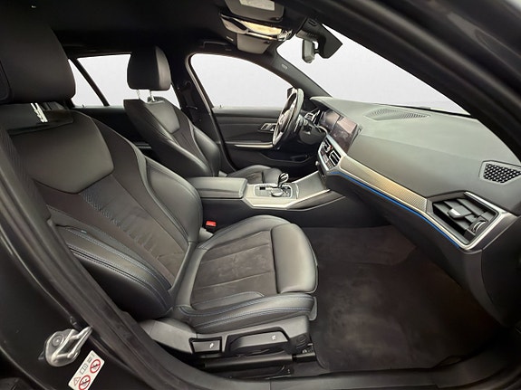 BMW 330e 22 of 30