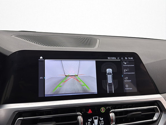 BMW 330e 16 of 30