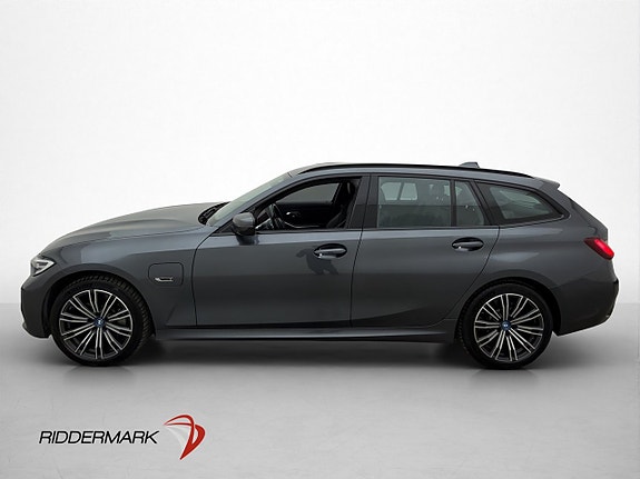 BMW 330e 4 of 5