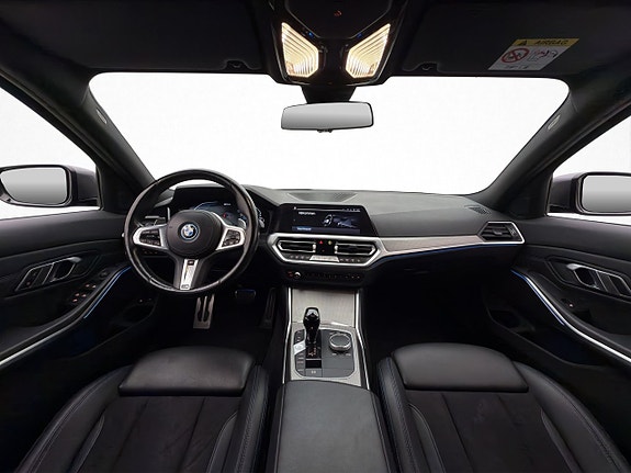 BMW 330e 21 of 30