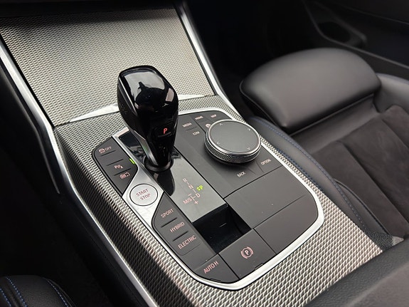 BMW 330e 20 of 30