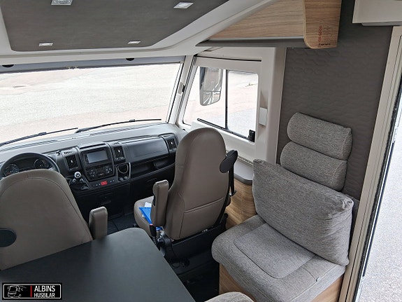 Adria Sonic I 700 SC / Hydrauliska stödben / ALDE 9 of 21