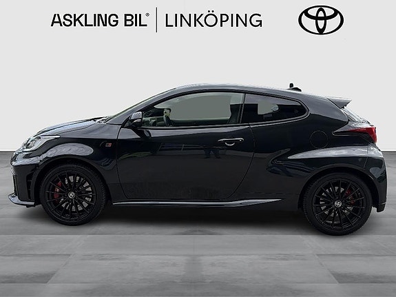 Toyota Yaris 4 of 13