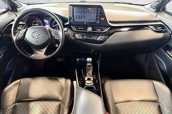 Toyota C-HR 14 of 25