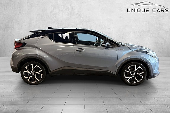Toyota C-HR 3 of 25