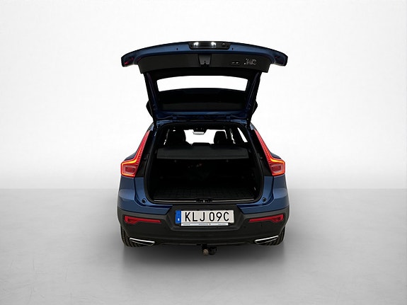 Volvo XC40 30 of 30