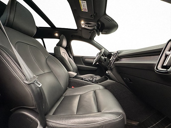 Volvo XC40 28 of 30