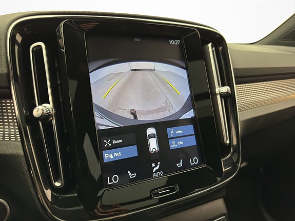 Volvo XC40 21 of 30