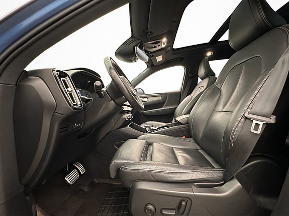 Volvo XC40 11 of 30