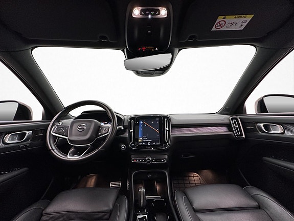 Volvo XC40 14 of 30