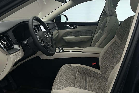 Volvo XC60 10 of 27