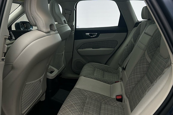 Volvo XC60 13 of 27