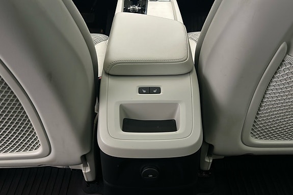 Volvo XC60 22 of 27
