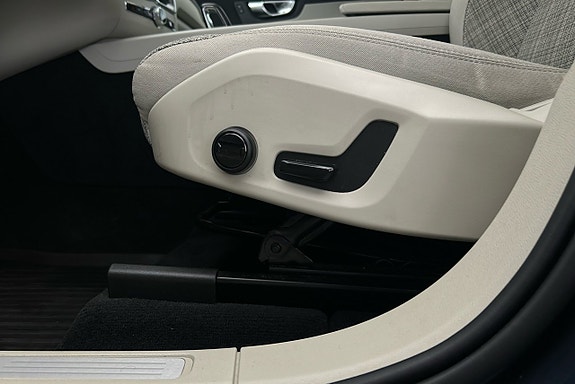 Volvo XC60 16 of 27