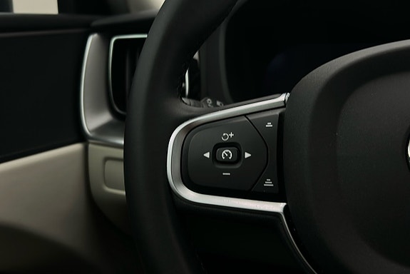 Volvo XC60 25 of 27