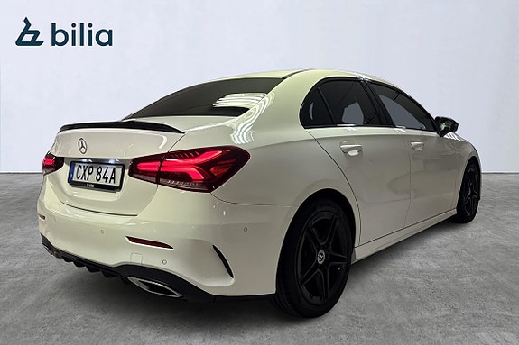 Mercedes-Benz A200 4 of 5