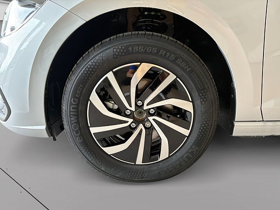 Volkswagen Polo 15 of 15