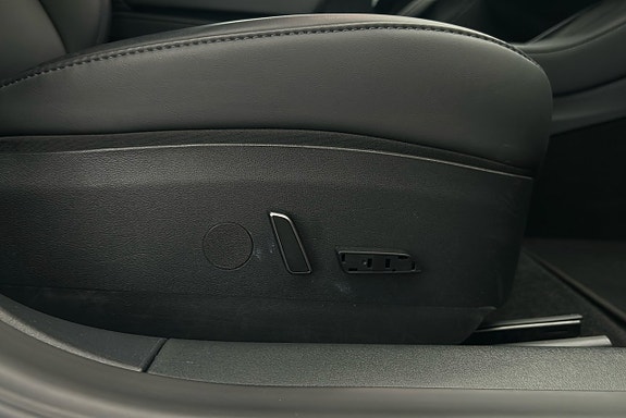 Tesla Model 3 16 of 25
