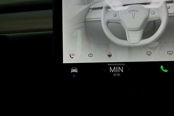 Tesla Model 3 21 of 25