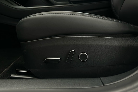 Tesla Model 3 15 of 25