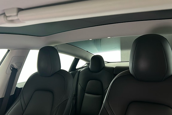 Tesla Model 3 18 of 25