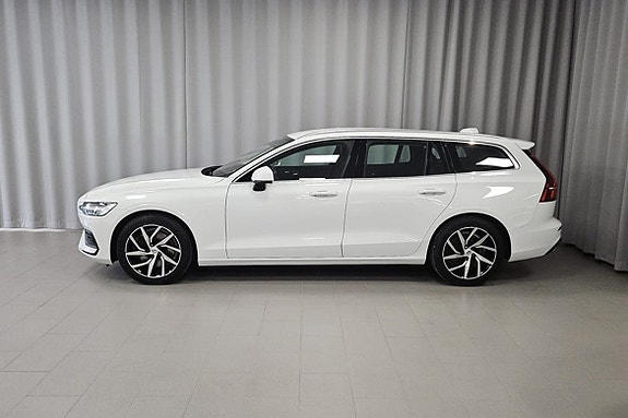 Volvo V60 2 of 5