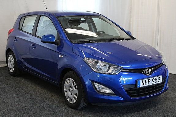 Hyundai i20 2 of 5