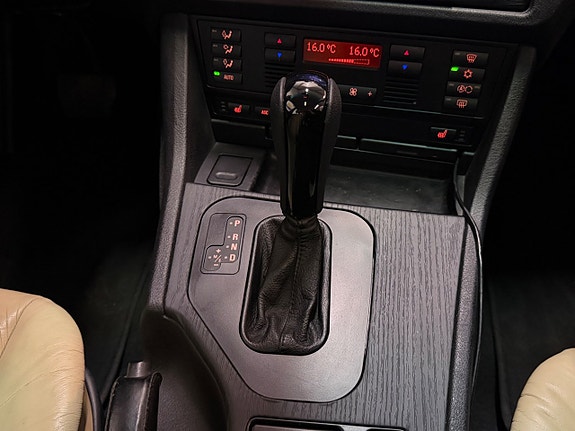 BMW 528 21 of 24