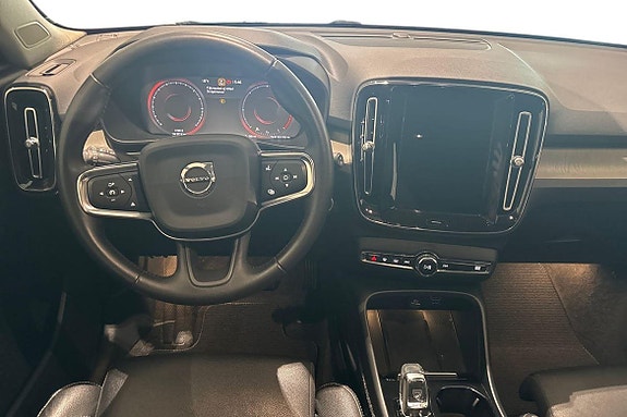 Volvo XC40 10 of 15