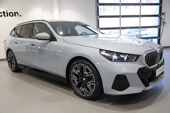 BMW 530e 2 of 18